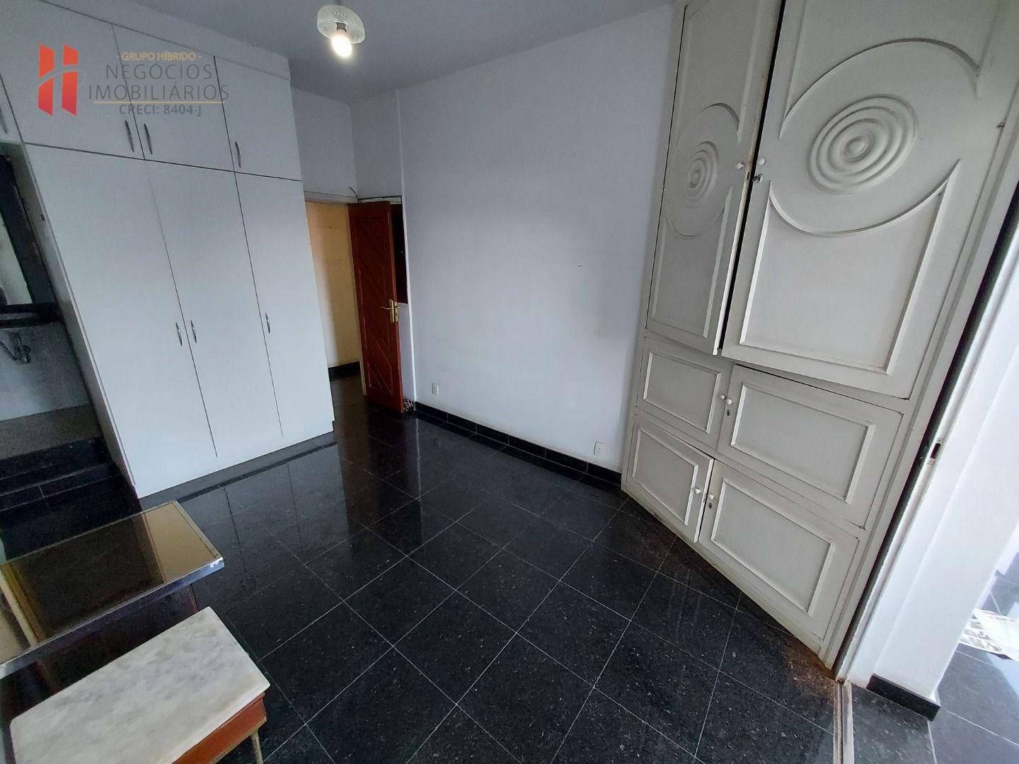 Apartamento à venda com 3 quartos, 210m² - Foto 33