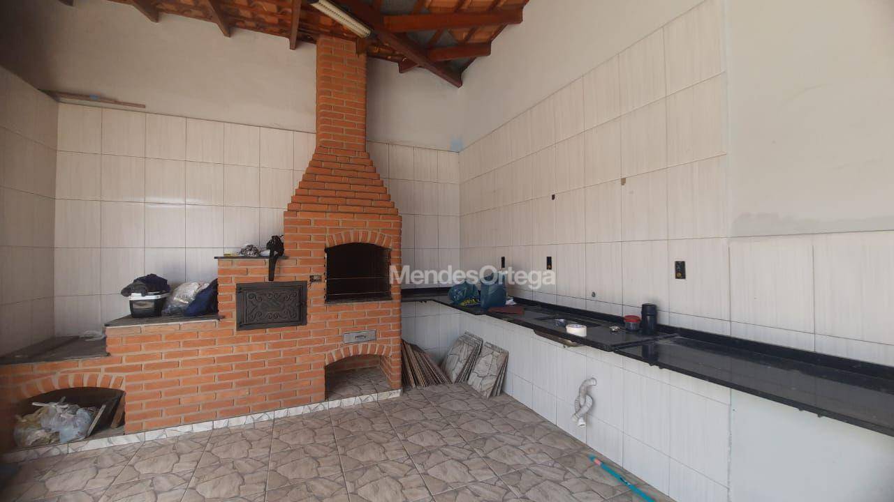 Casa, 3 quartos, 182 m² - Foto 1