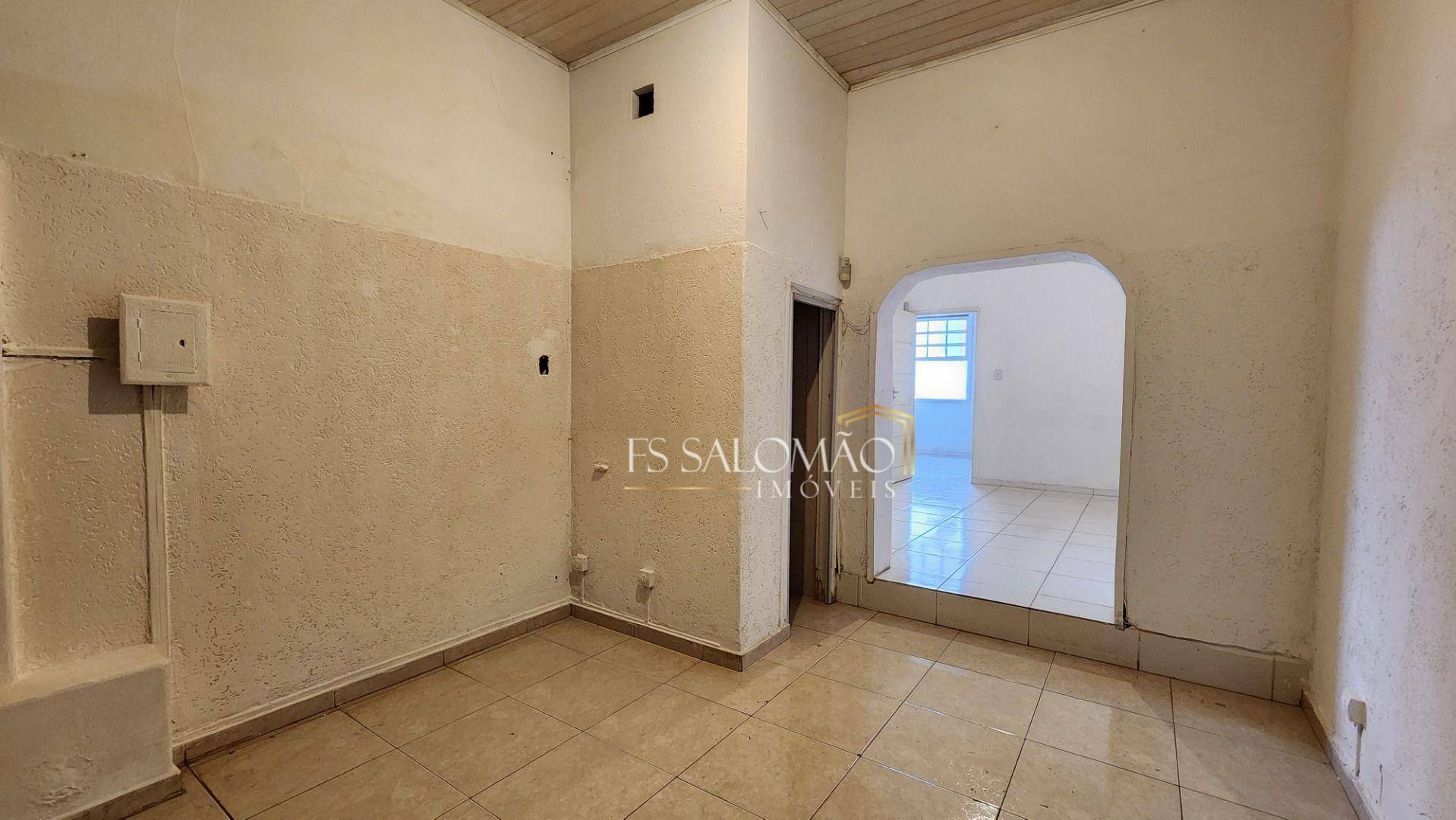 Casa à venda com 33 quartos, 120m² - Foto 2