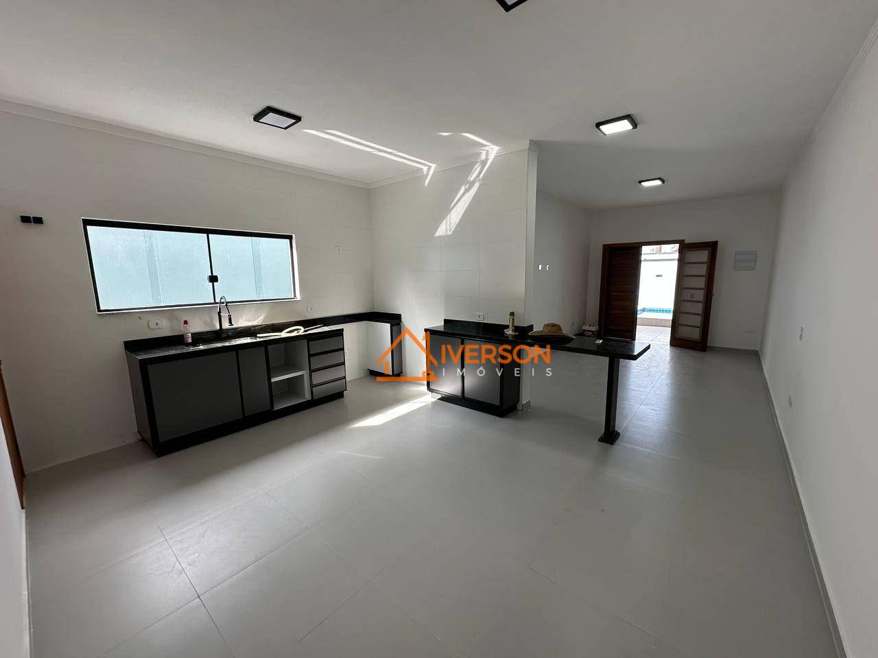 Casa à venda com 3 quartos, 107m² - Foto 5