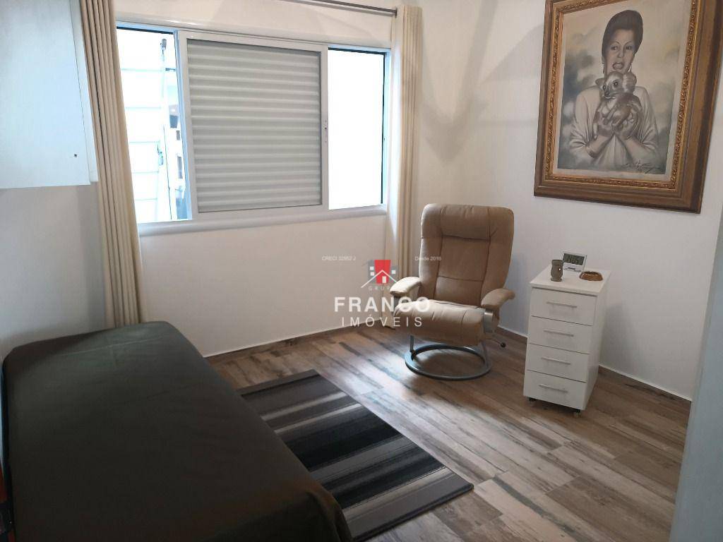 Casa à venda com 3 quartos, 217m² - Foto 16