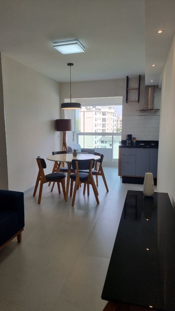 Apartamento à venda com 2 quartos, 75m² - Foto 4