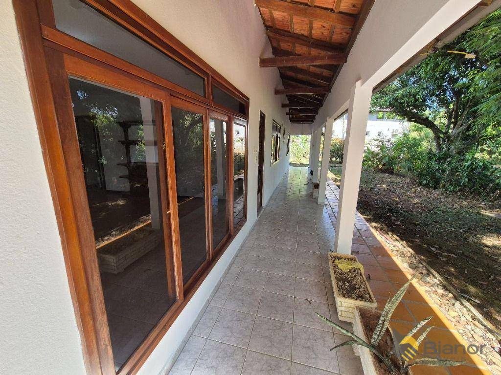 Casa para alugar com 3 quartos, 209m² - Foto 26