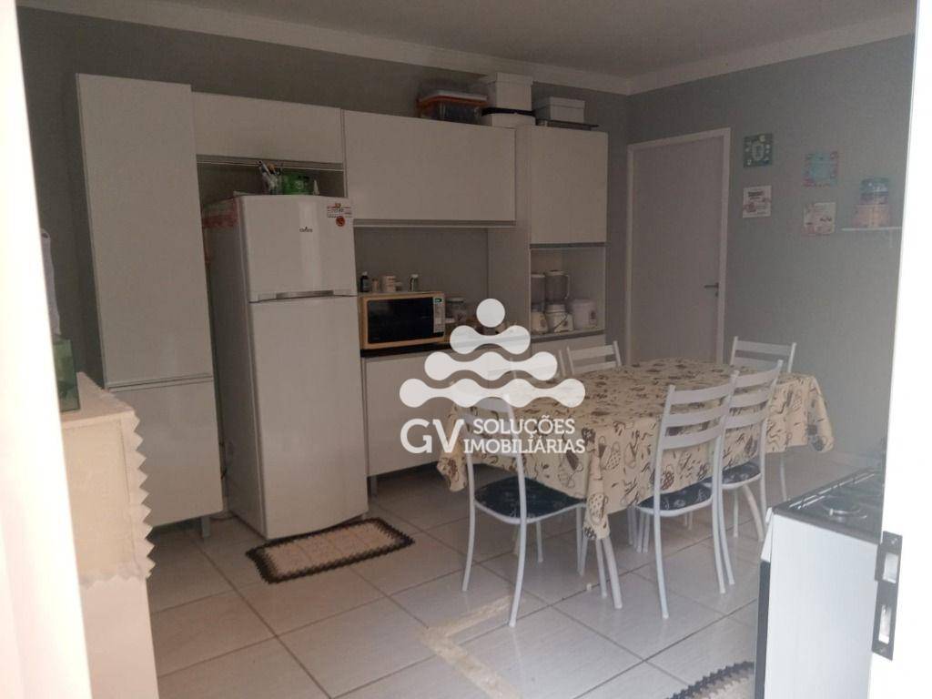 Casa à venda e aluguel com 3 quartos, 72m² - Foto 8