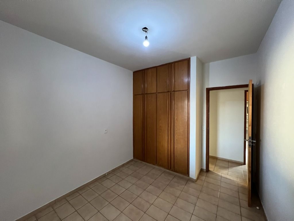 Casa à venda com 3 quartos, 217m² - Foto 11