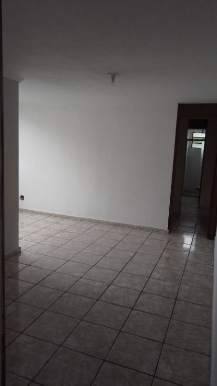 Apartamento à venda com 3 quartos, 70m² - Foto 3