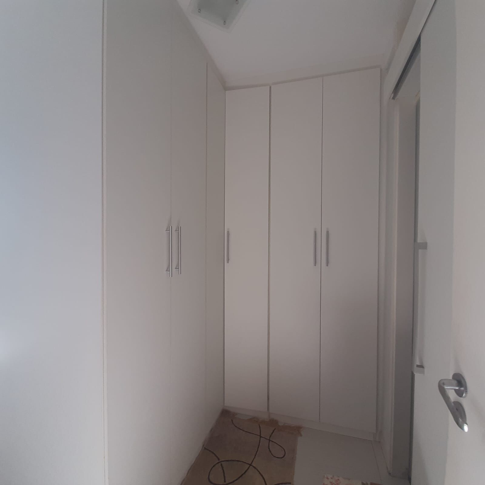 Casa à venda com 3 quartos, 188m² - Foto 1