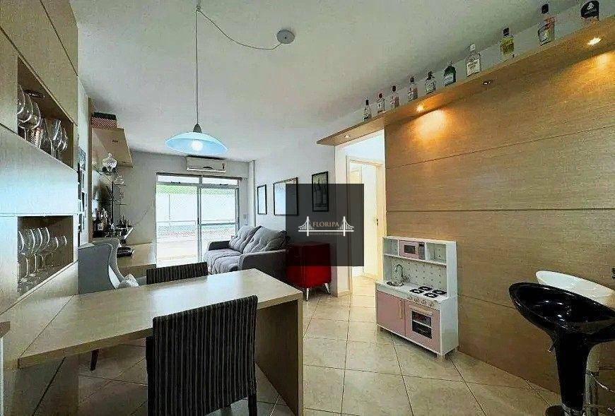 Apartamento à venda com 2 quartos, 71m² - Foto 4