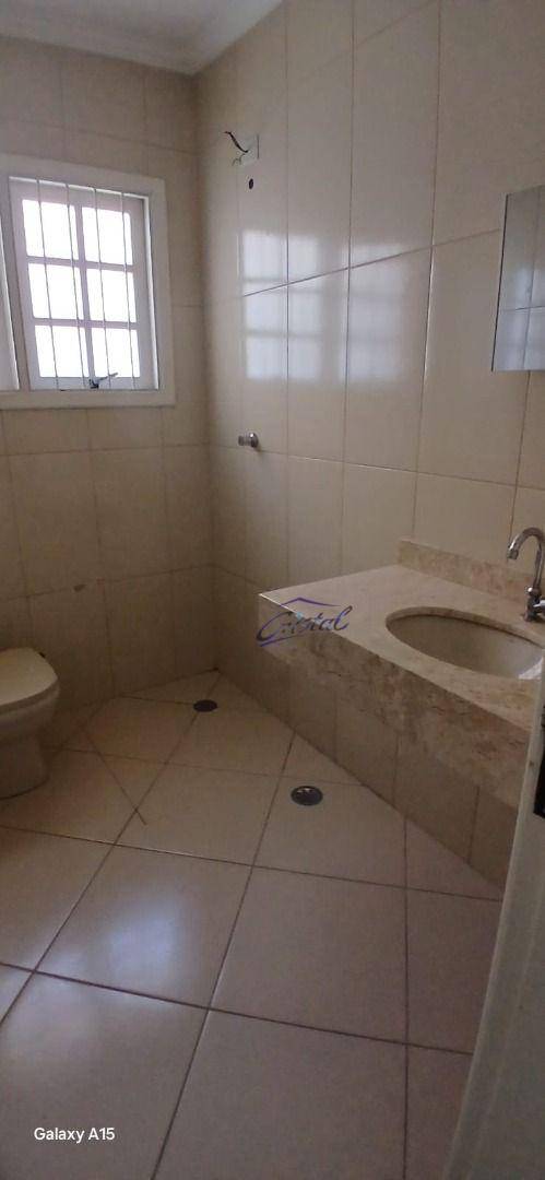 Casa para alugar com 3 quartos, 130m² - Foto 18