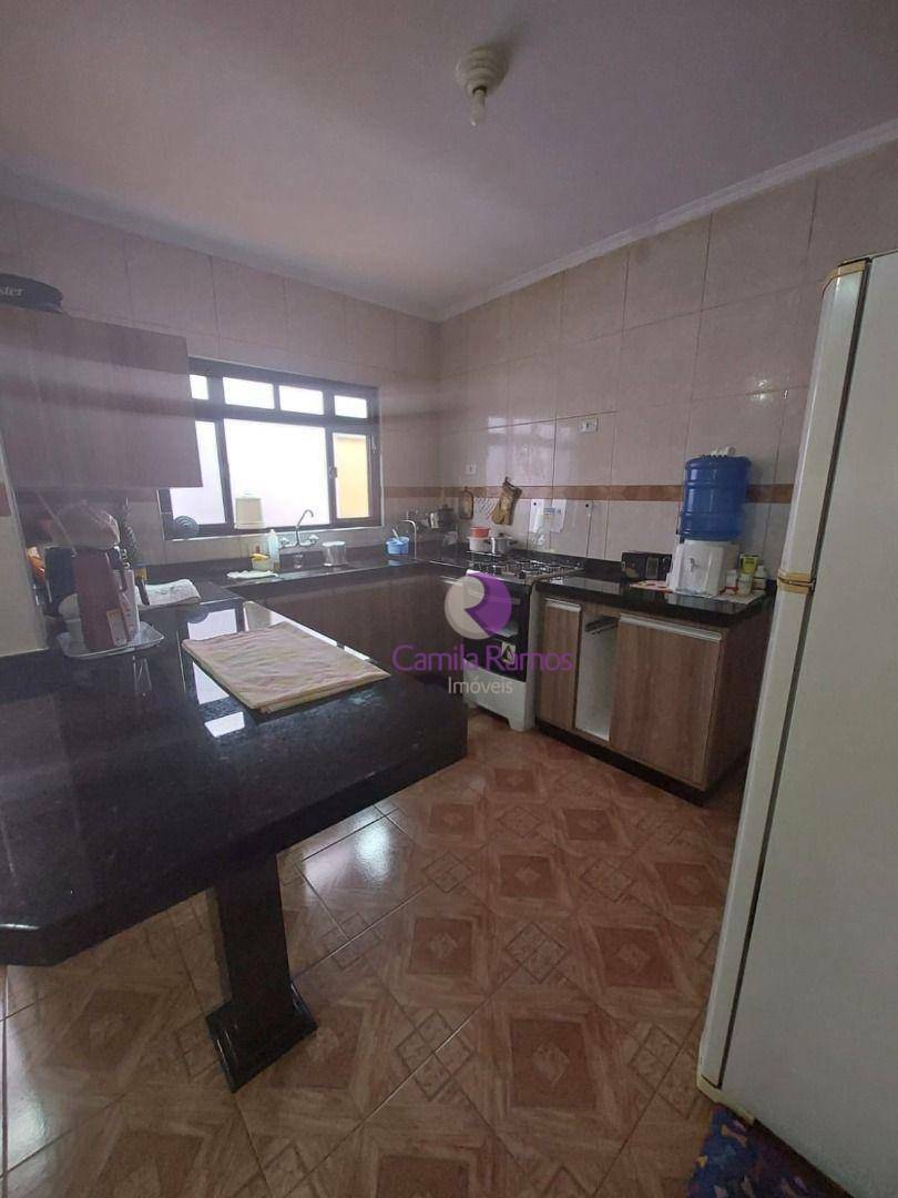 Casa à venda com 4 quartos, 210m² - Foto 27