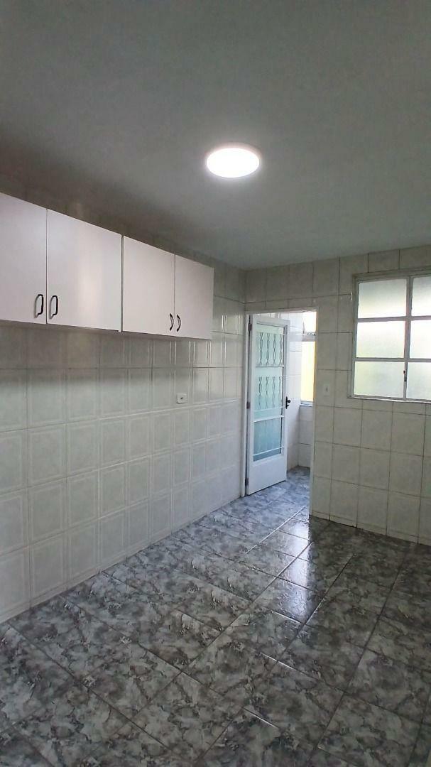 Apartamento para alugar com 2 quartos, 75m² - Foto 18