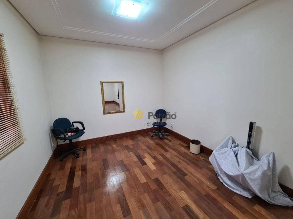 Casa de Condomínio à venda e aluguel com 5 quartos, 470m² - Foto 33