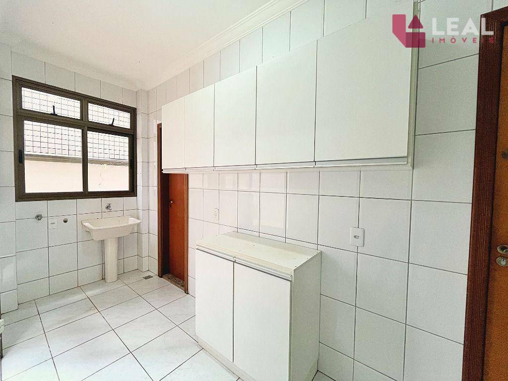 Apartamento à venda com 3 quartos, 223m² - Foto 11