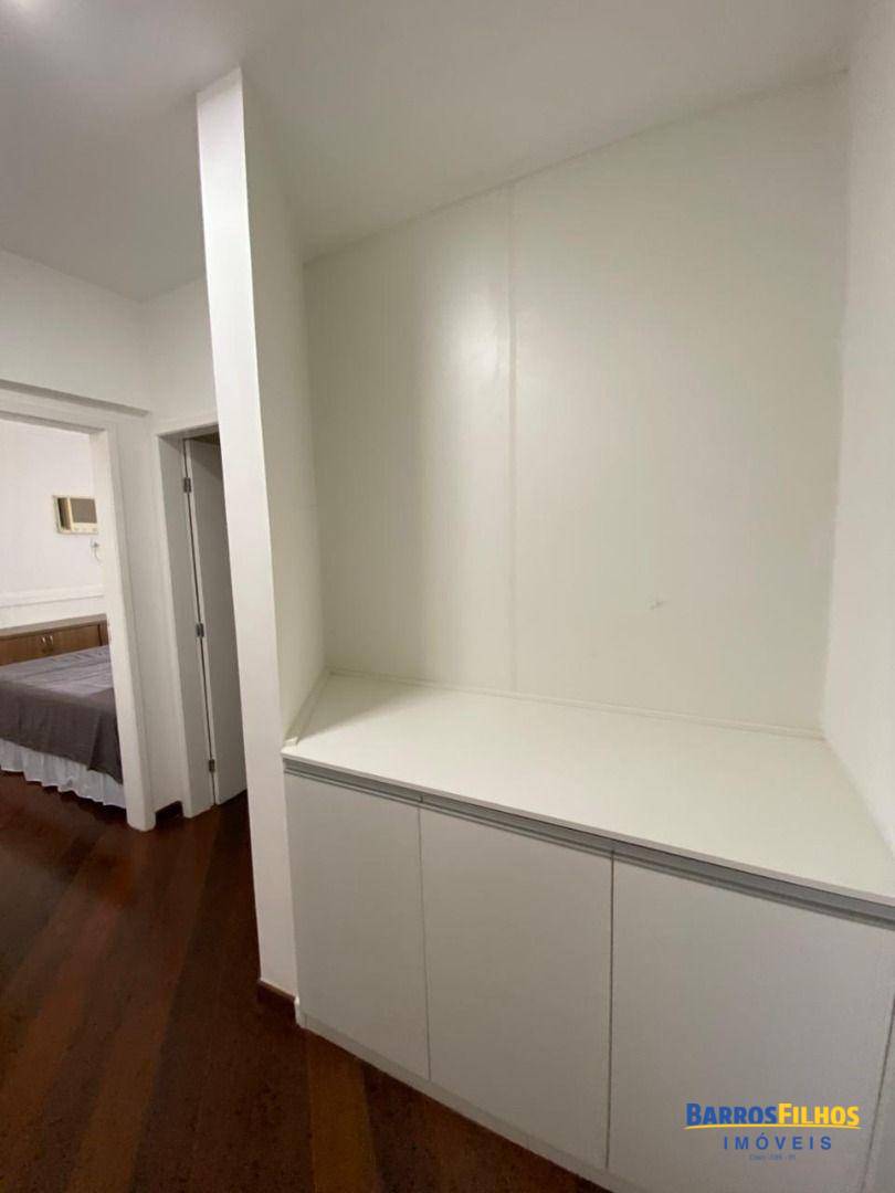 Apartamento para alugar com 3 quartos, 212m² - Foto 7
