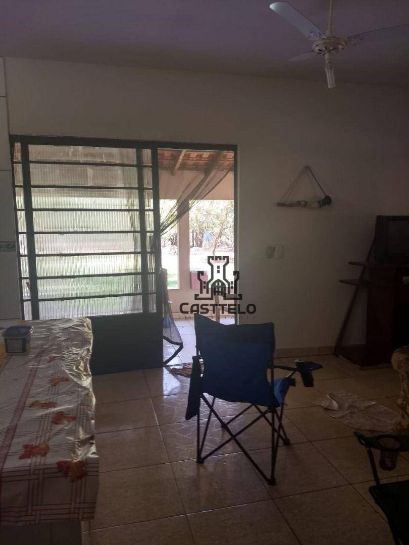 Chácara à venda com 2 quartos, 70m² - Foto 4