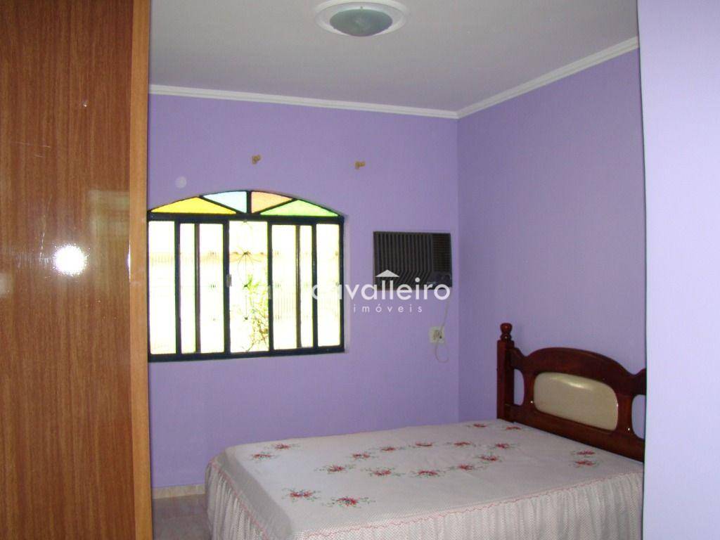 Casa à venda com 4 quartos, 300m² - Foto 22