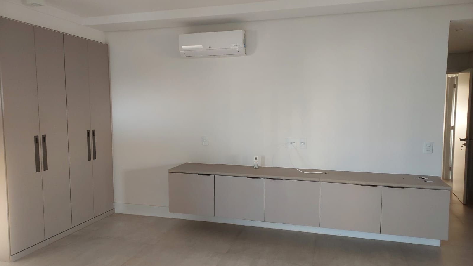 Apartamento à venda com 3 quartos, 209m² - Foto 8