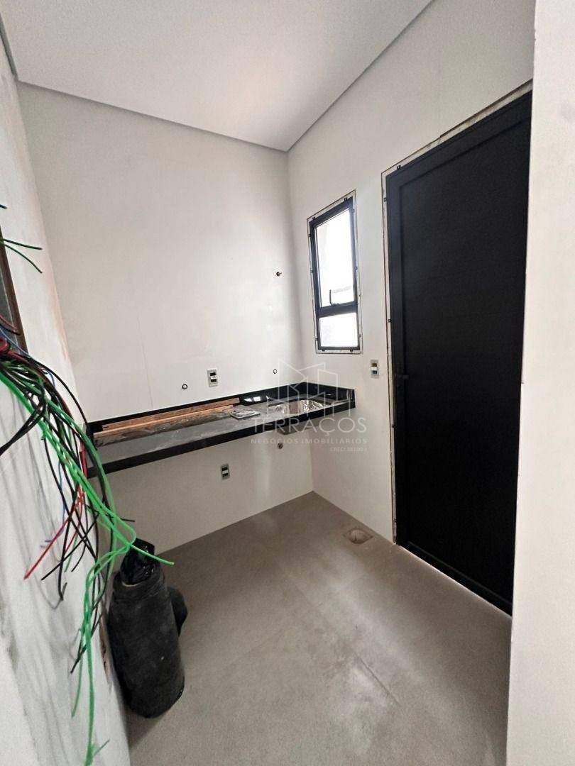 Sobrado à venda com 4 quartos, 200m² - Foto 9