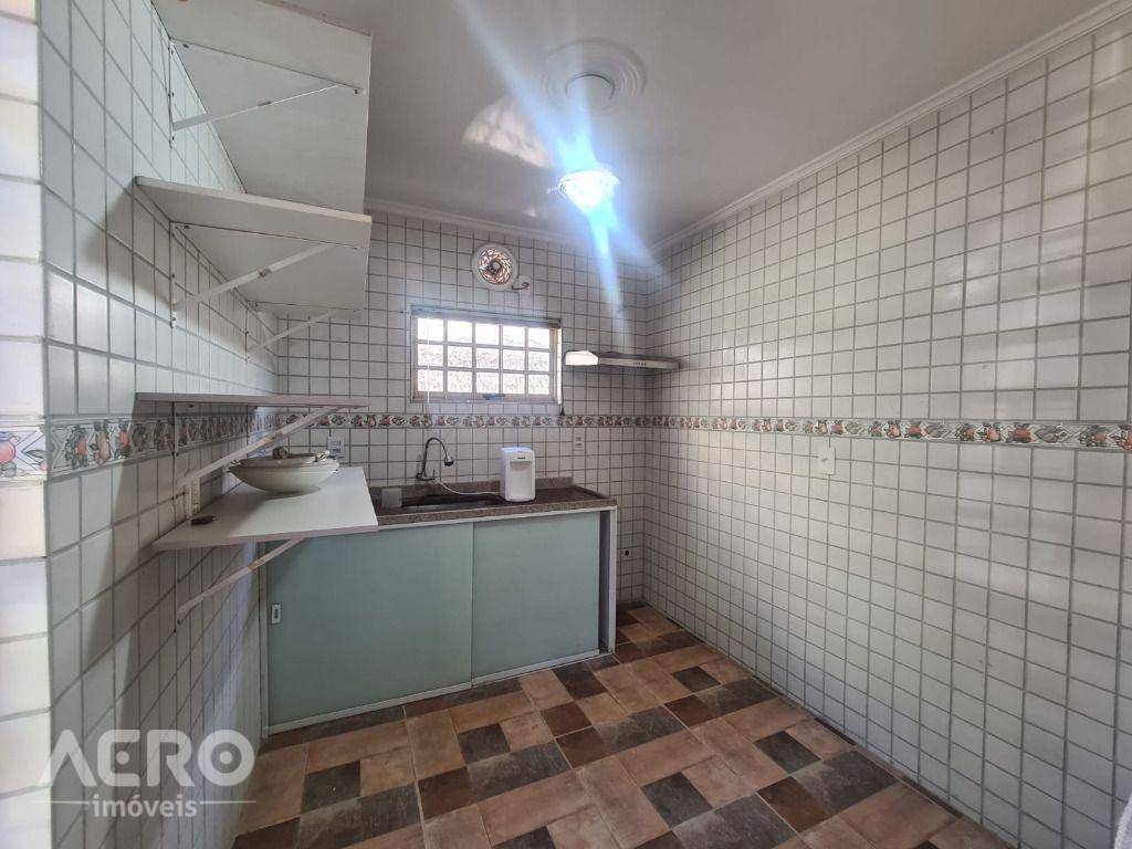 Casa à venda com 3 quartos, 97m² - Foto 18