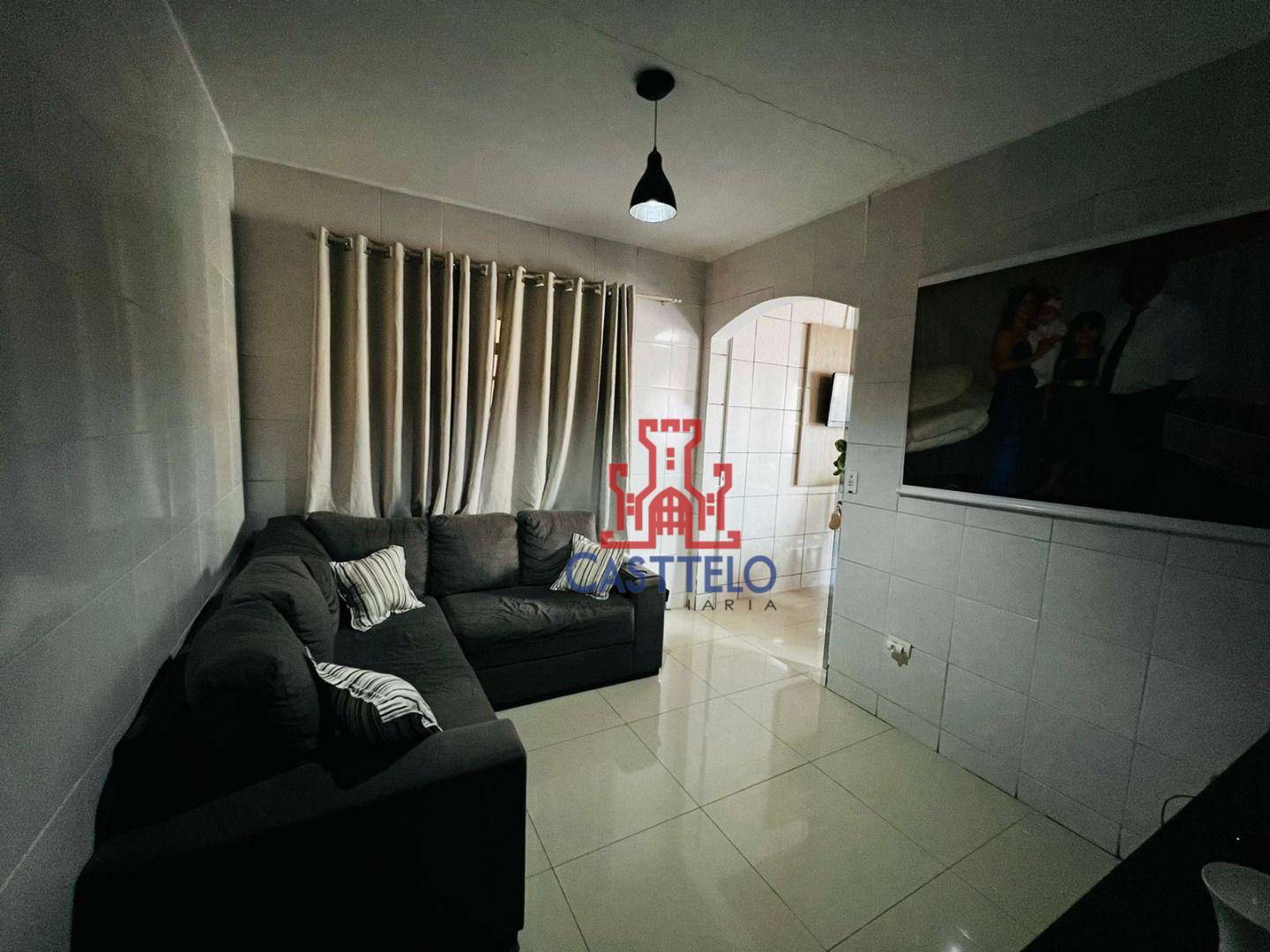 Casa à venda com 4 quartos, 170m² - Foto 1