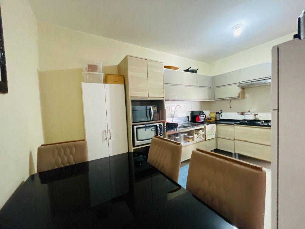 Casa à venda com 4 quartos, 286m² - Foto 12