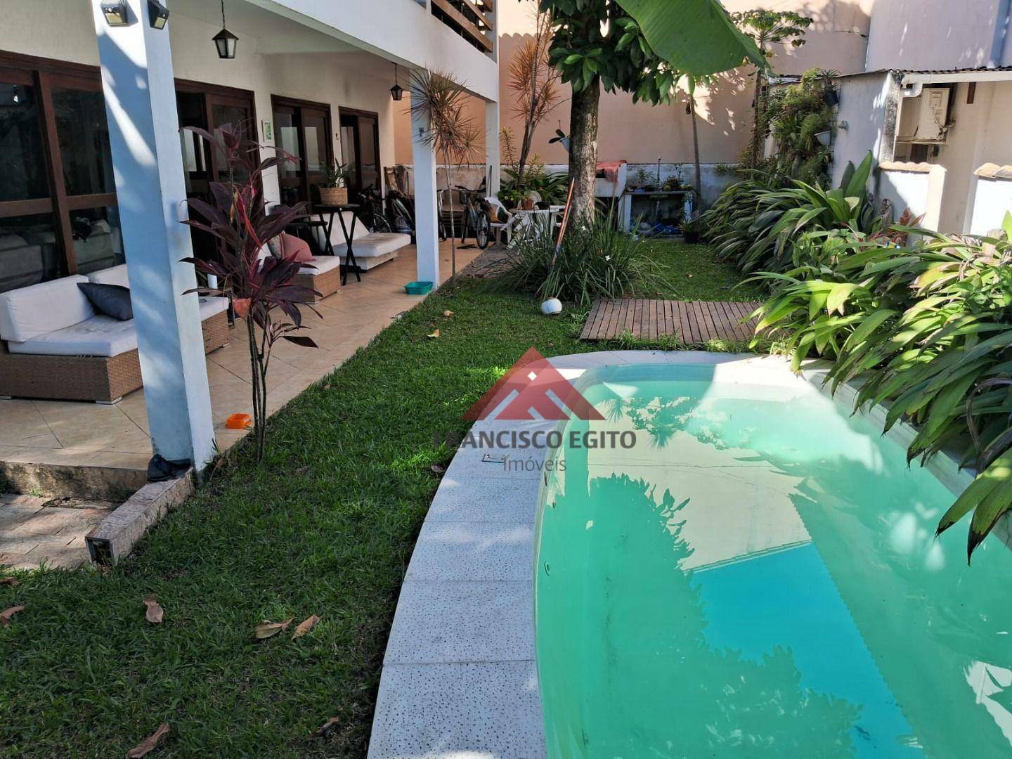 Casa à venda com 3 quartos, 247m² - Foto 1