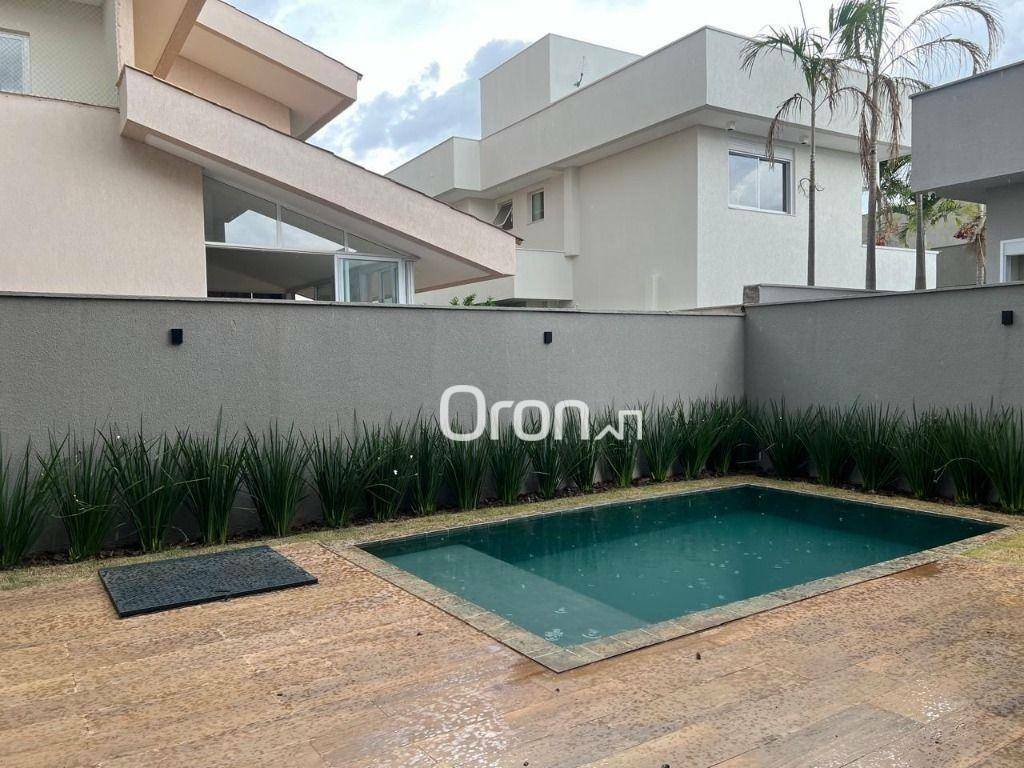 Sobrado à venda com 4 quartos, 325m² - Foto 2