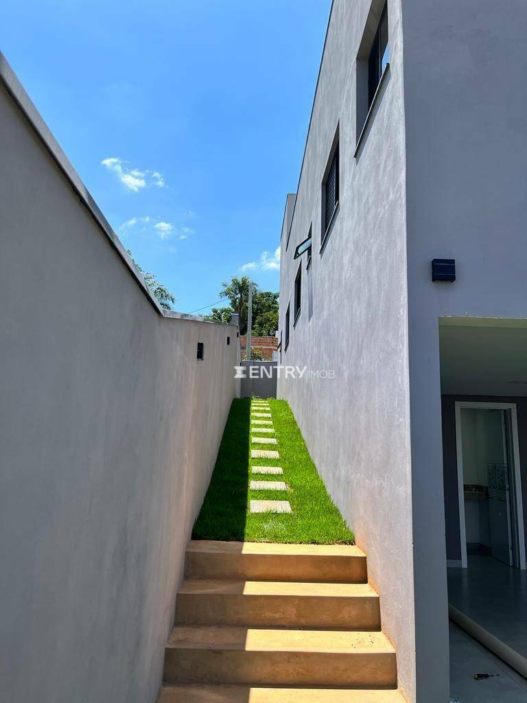 Casa à venda com 3 quartos, 176m² - Foto 9