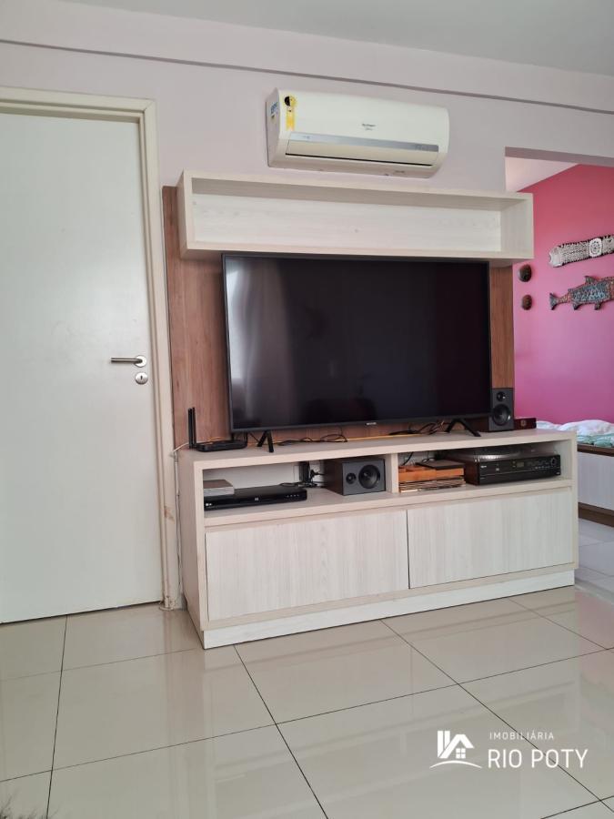 Apartamento à venda com 3 quartos, 70m² - Foto 2