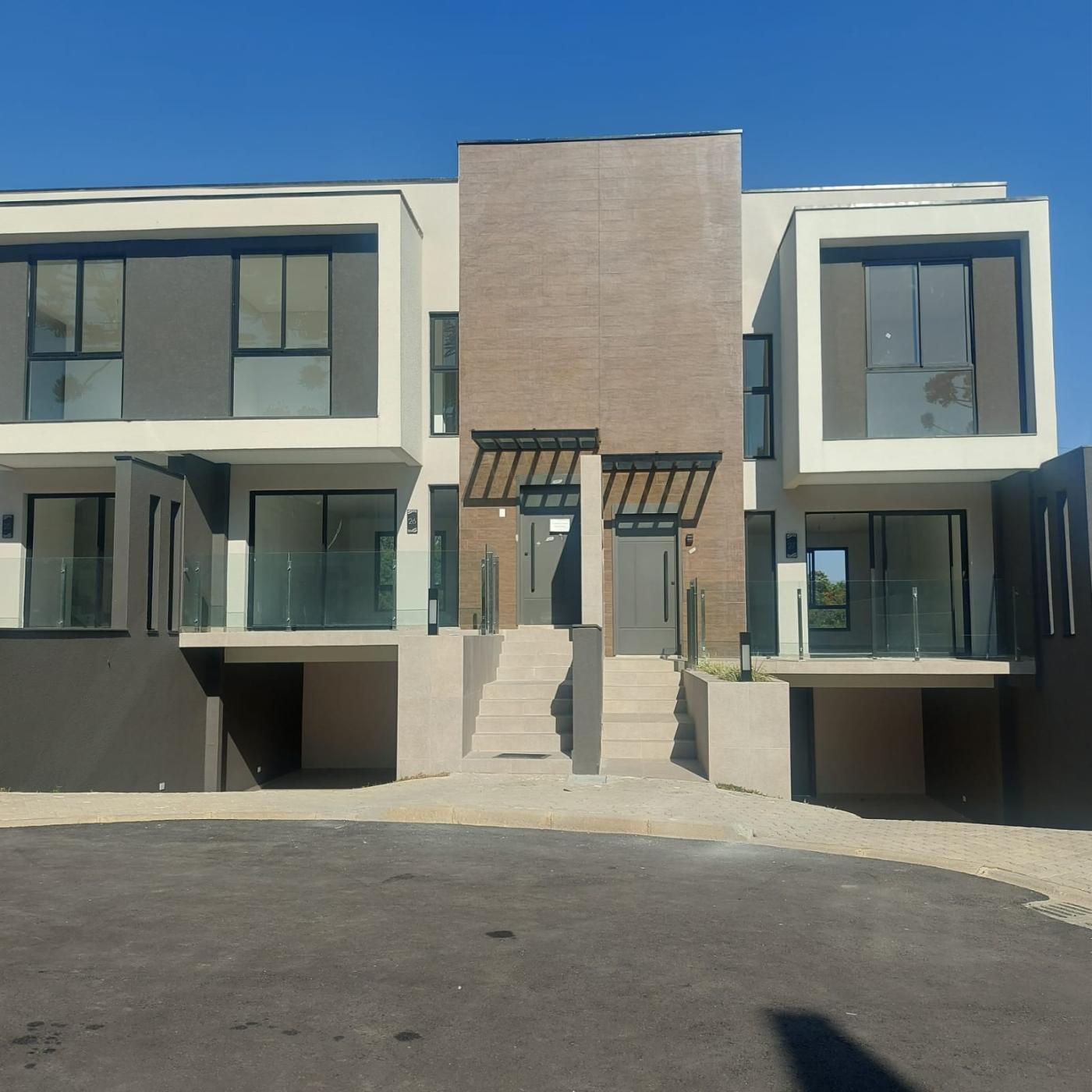 Sobrado à venda com 3 quartos, 158m² - Foto 1