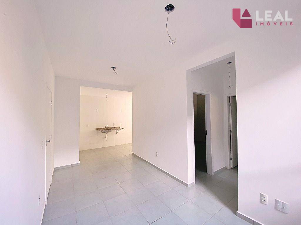 Apartamento à venda com 2 quartos, 51m² - Foto 2