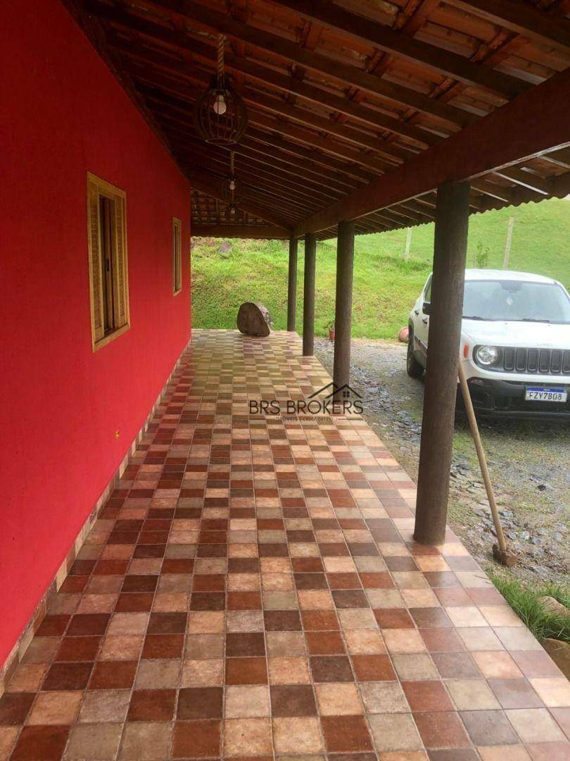 Chácara à venda com 3 quartos, 212m² - Foto 18