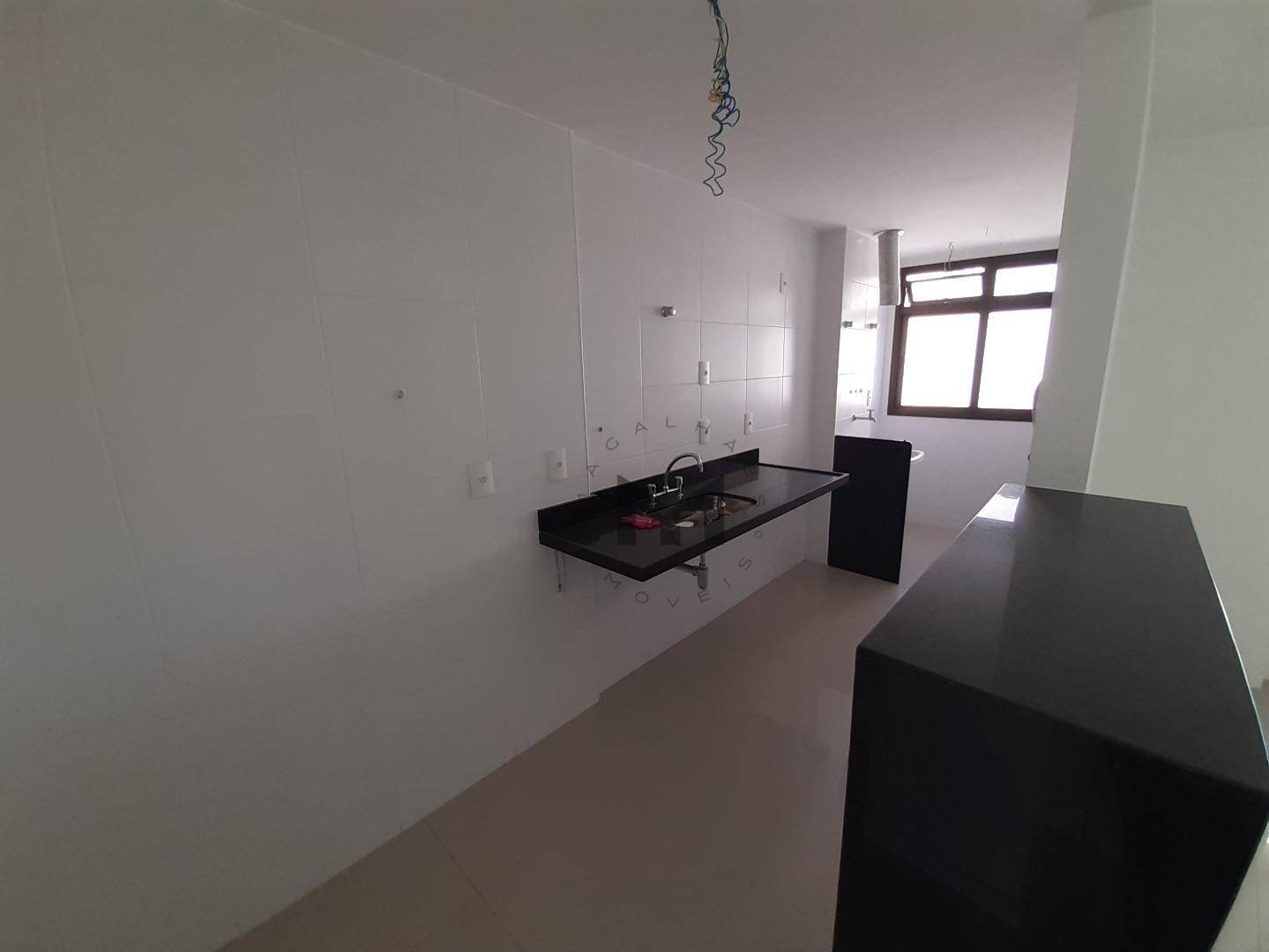 Apartamento à venda com 2 quartos, 81m² - Foto 4