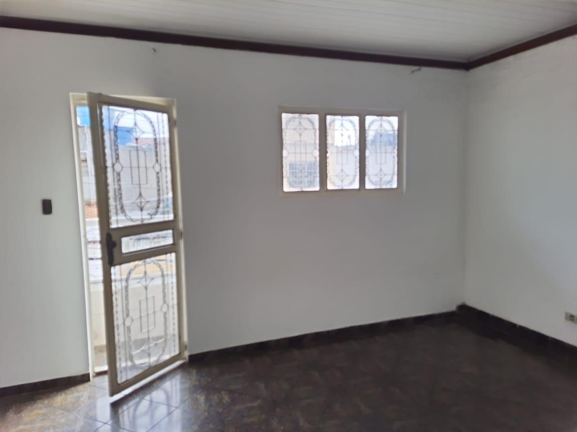 Casa para alugar com 3 quartos, 240m² - Foto 18