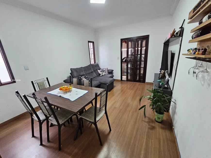 Casa à venda com 2 quartos, 200m² - Foto 4