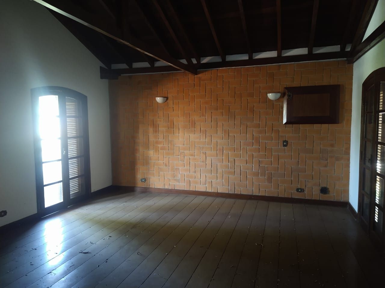 Casa para alugar com 8 quartos, 650m² - Foto 18