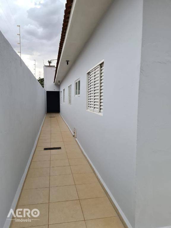 Casa à venda com 4 quartos, 200m² - Foto 6