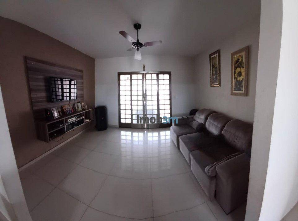 Casa à venda com 3 quartos, 94m² - Foto 4