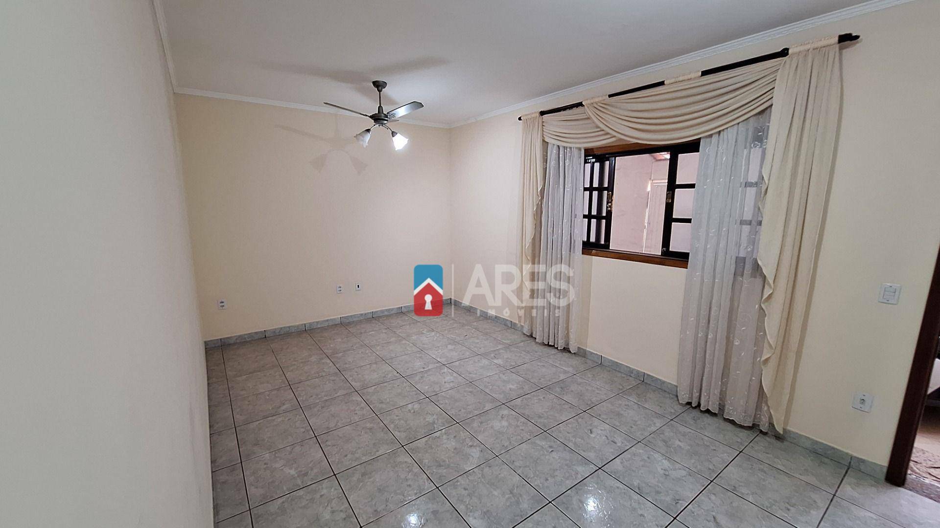 Casa à venda com 3 quartos, 97m² - Foto 2