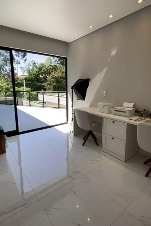 Casa à venda com 5 quartos, 305m² - Foto 15