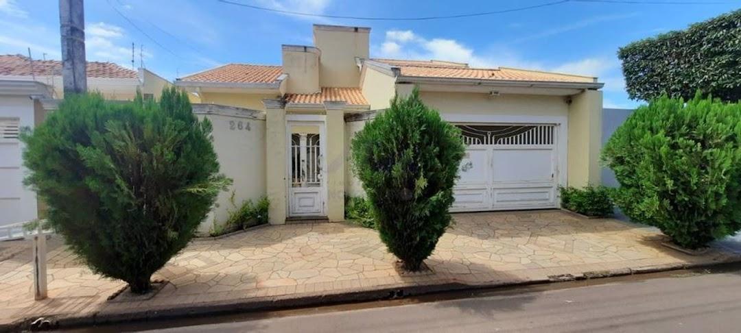 Casa à venda com 3 quartos, 280m² - Foto 2
