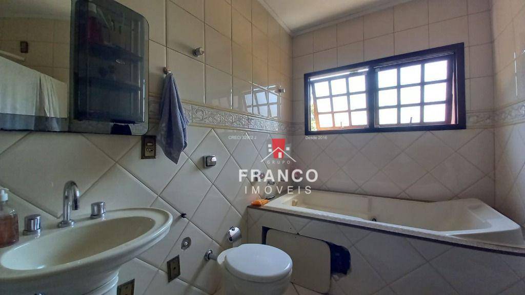 Chácara à venda com 4 quartos, 350m² - Foto 18