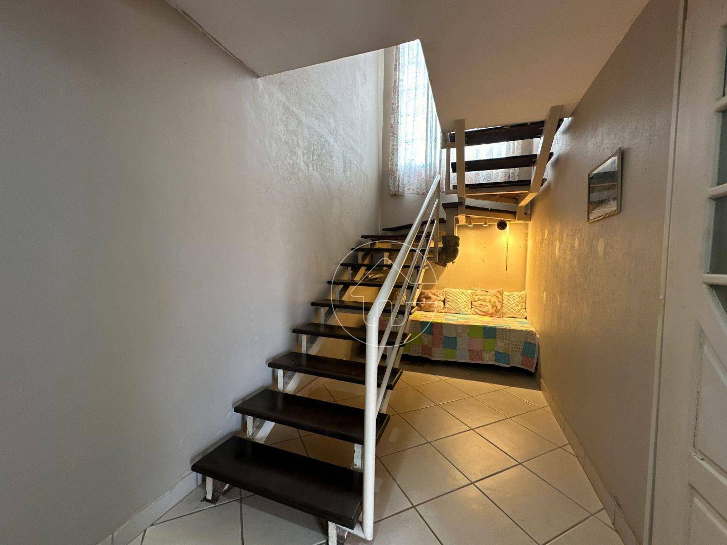 Casa à venda com 4 quartos, 350m² - Foto 18