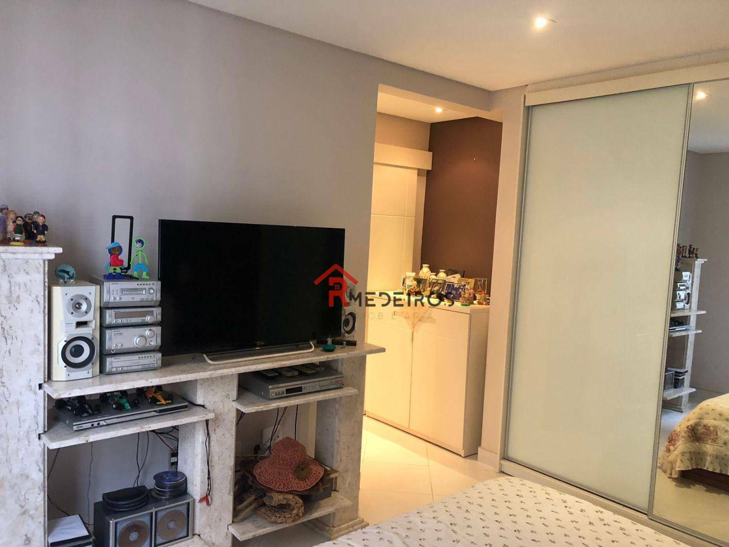 Apartamento à venda com 3 quartos, 160m² - Foto 17