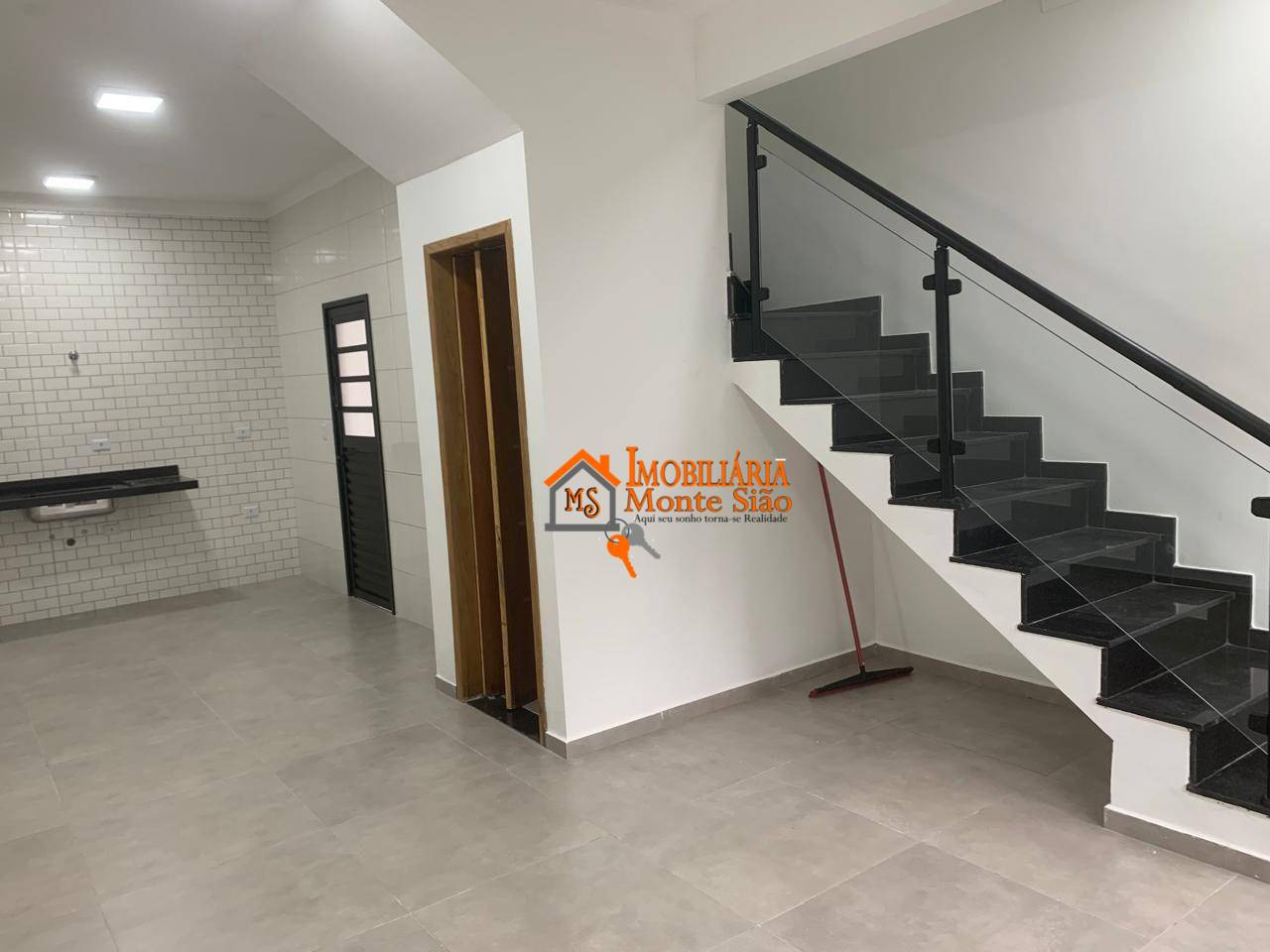 Sobrado à venda com 4 quartos, 102m² - Foto 3