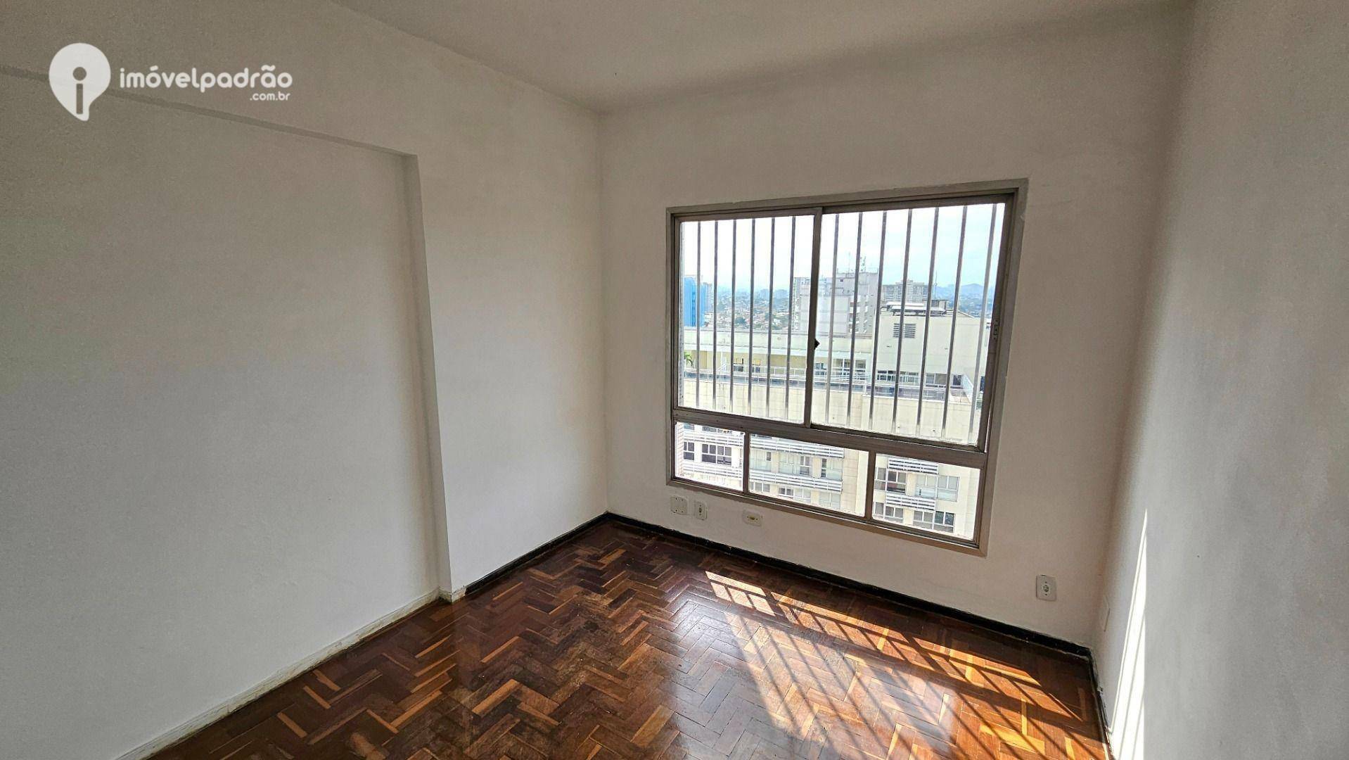 Apartamento para alugar com 3 quartos, 120m² - Foto 26