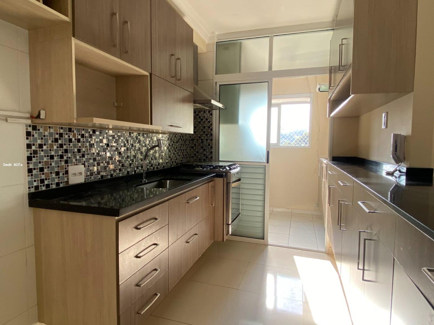 Apartamento à venda com 3 quartos, 80m² - Foto 1