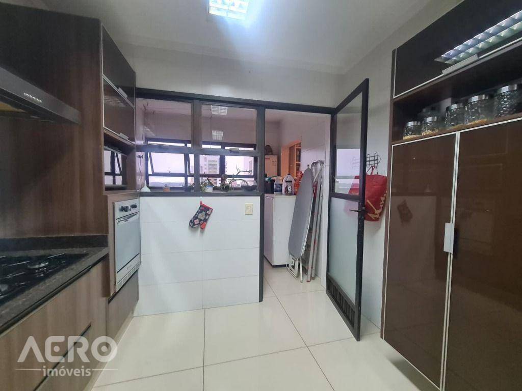 Apartamento à venda com 3 quartos, 140m² - Foto 21