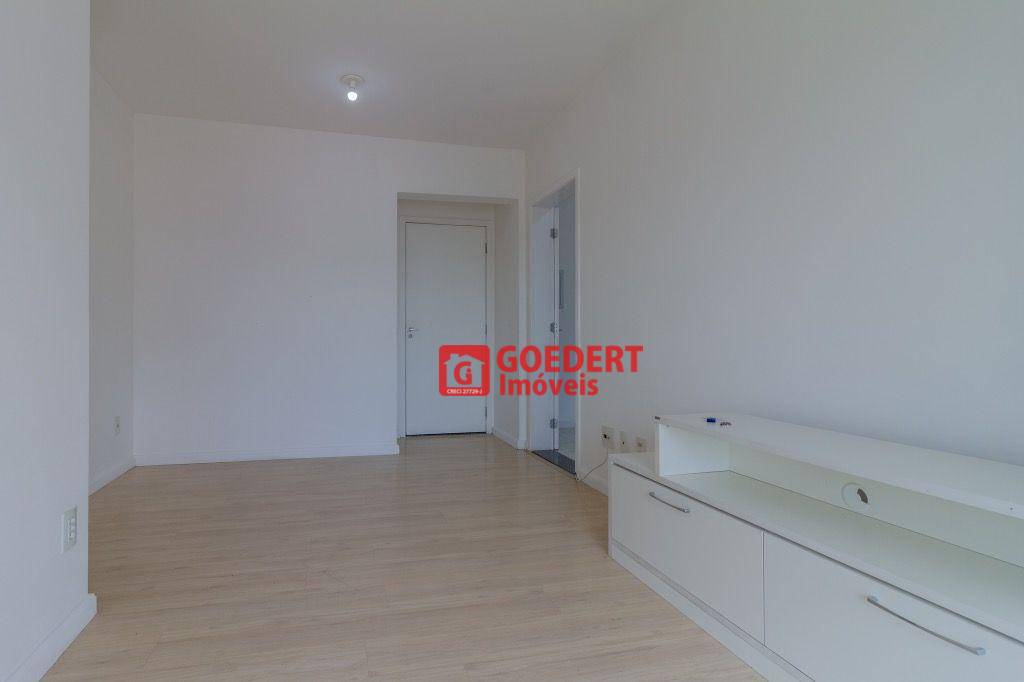 Apartamento à venda com 2 quartos, 61m² - Foto 4