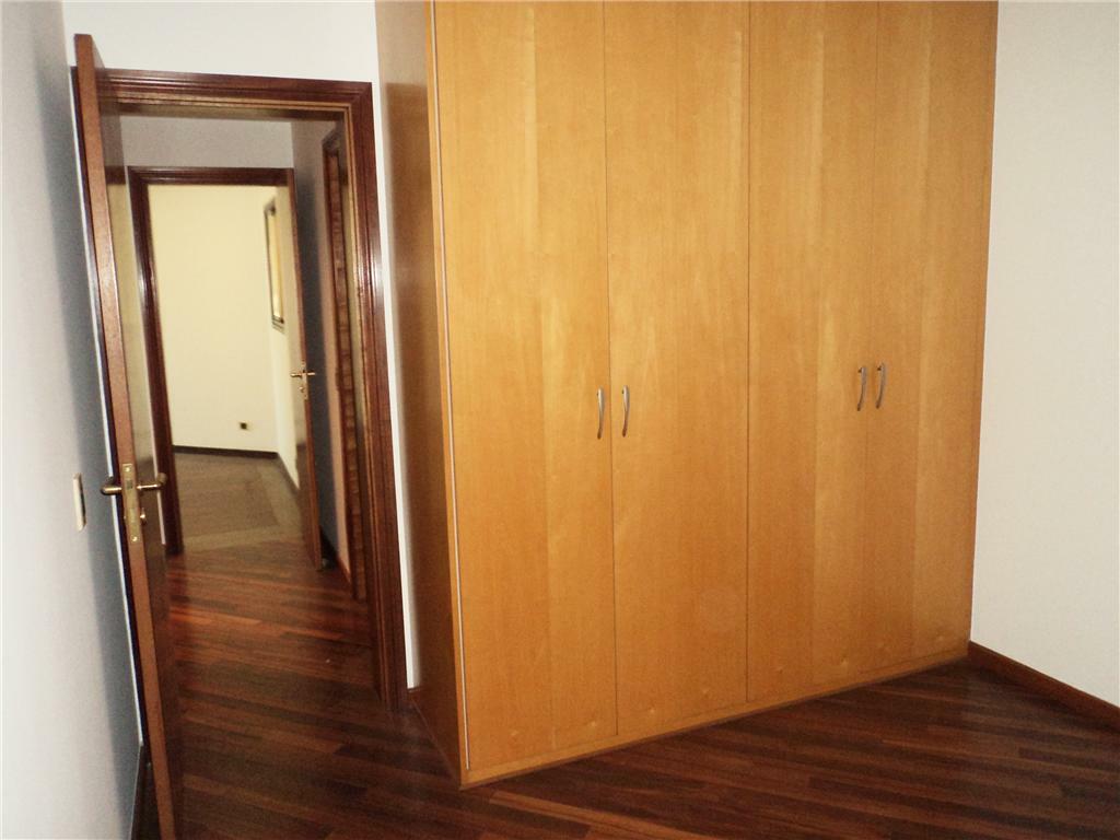 Apartamento à venda e aluguel com 3 quartos, 225m² - Foto 19